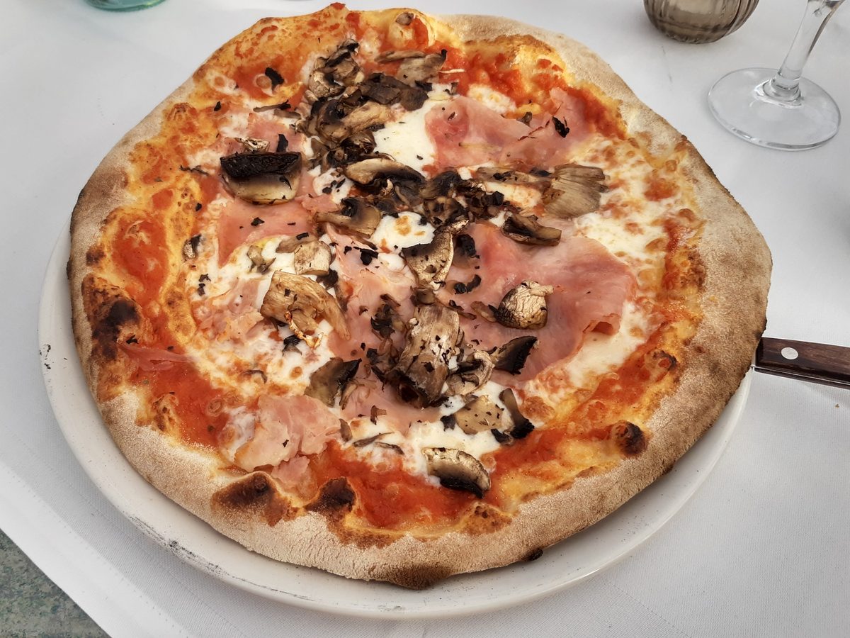 Pizza Reine